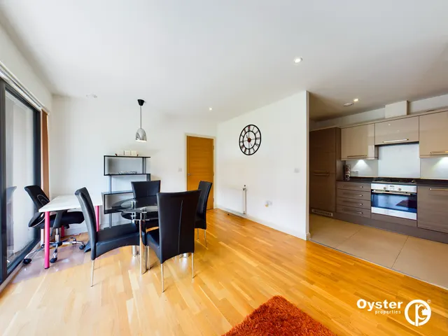 Alpine Road, Palm Court, NW9, photo 3