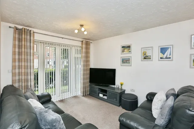 Hayling Close, Gosport, PO12, photo 3