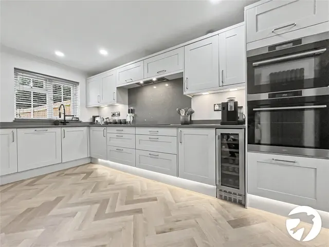 Robin Hood Lane, Walderslade, ME5, photo 2