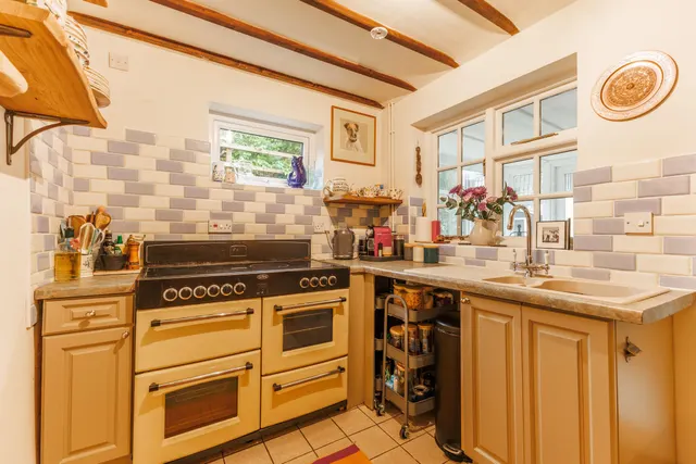 Brook Lane, Cropthorne, WR10, photo 3
