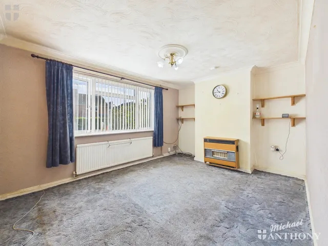 Photo 2 — Meadowcroft, Aylesbury, HP19 9LN