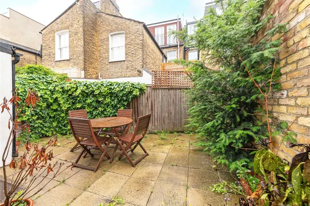 Photo 3 — Jedburgh Street, Battersea, London, SW11 5QA