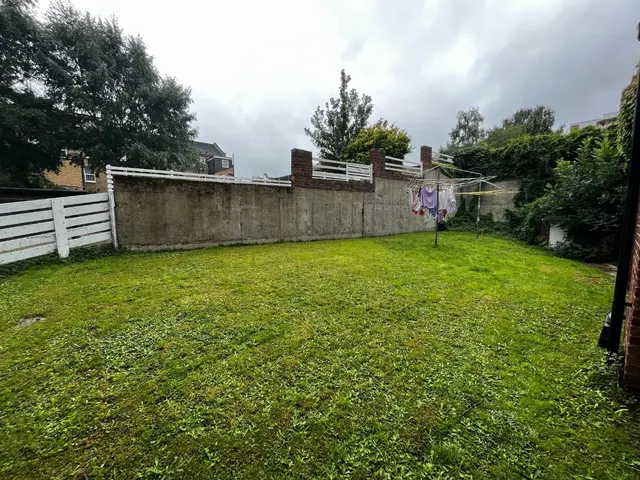 Photo 2 — Lynwood Close, South Woodford, E18 1DP