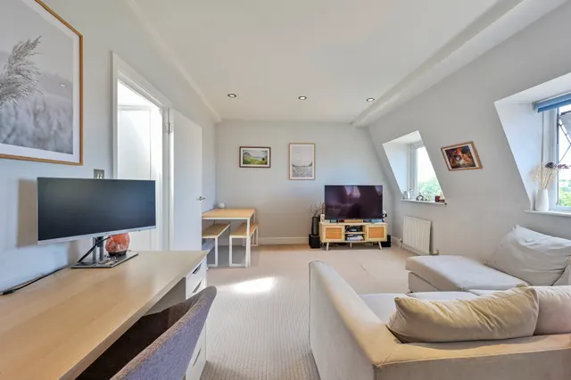 147a Arthur Road, London, photo 1