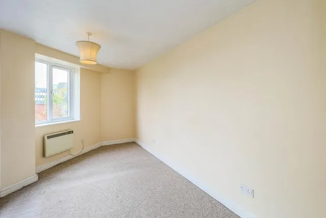 Clarence Road, Gosport, PO12, photo 2