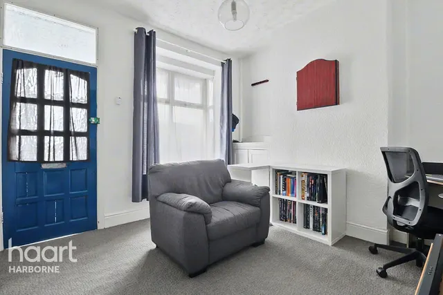 Hagley Road West, Oldbury, B68, photo 2