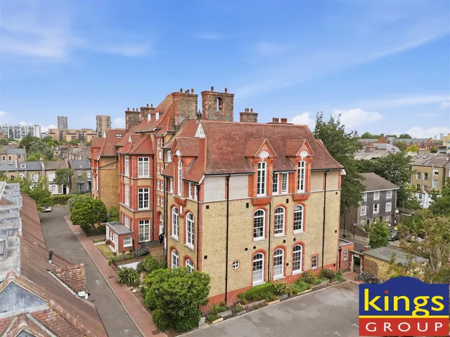 Lansdowne Drive, London, photo 1