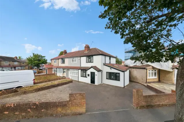 Warwick Crescent, Hayes