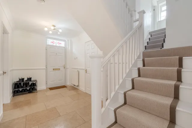 Ashley Road, Epsom, KT18, photo 2