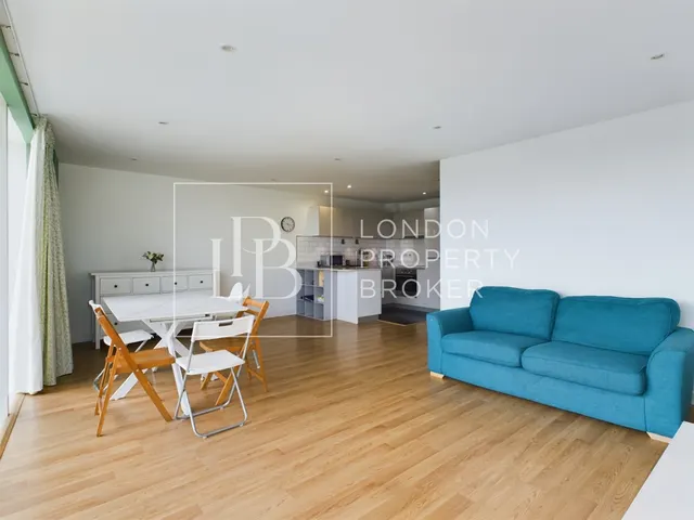 Goodchild Road, London, N4, photo 1