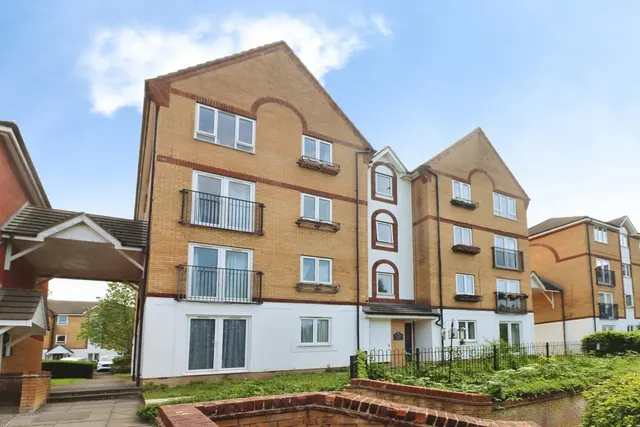Photo 3 — Butlers Close, St George, Bristol, BS5