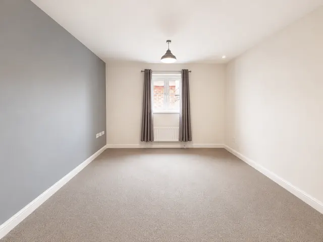 Photo 2 — BRUNEL CRESCENT