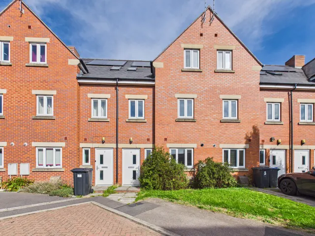 3 bedroom house, Langham Close, Hinckley, LE10