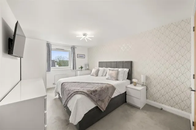 Walsham Court, Ickenham, photo 1