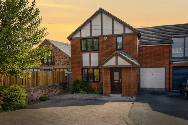 Leeds Road, Wakefield, WF1, photo 1
