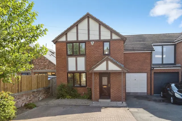 Leeds Road, Wakefield, West Yorkshire, WF1, photo 1