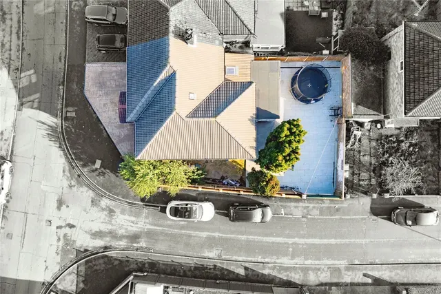 Photo 2 — Charlwood Road, Luton, Bedfordshire, LU4