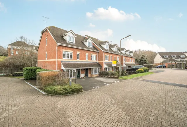 Photo 2 — Dougall Close, Tunbridge Wells, TN2 3GN