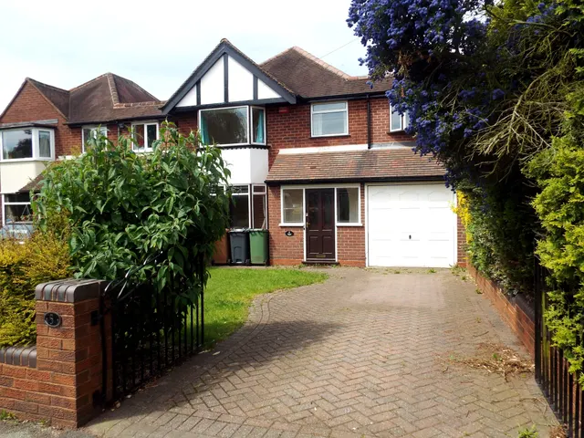 5 bedroom house, Whetstone Lane, Walsall Wood, WS9