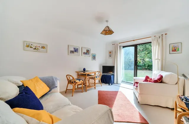 Brooklands Road, Weybridge, KT13, photo 2