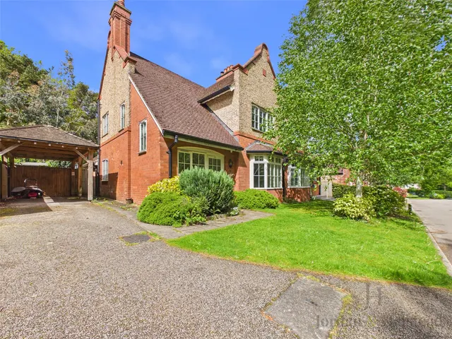 Kingswood Park, Kingswood, Frodsham, Cheshire, WA6 6EH, photo 1