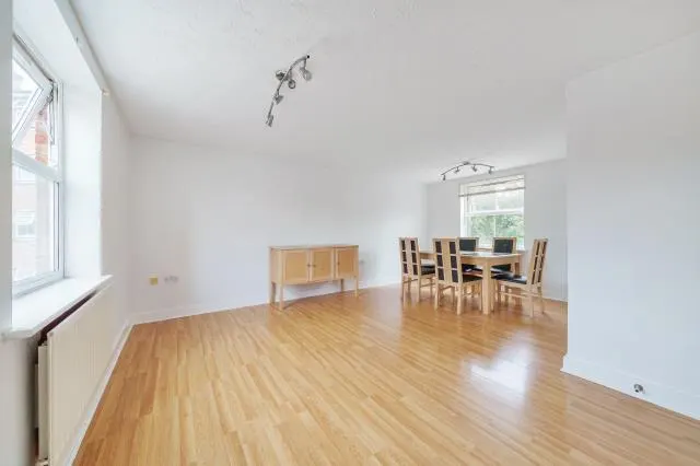 Crowell Mews, Aylesbury, HP19, photo 3