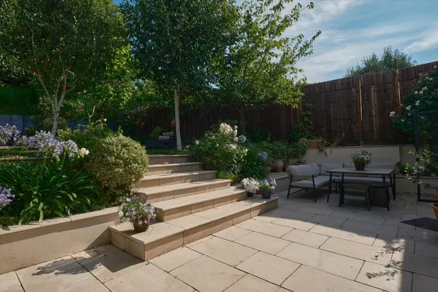 Donnington Road, London, NW10, photo 2
