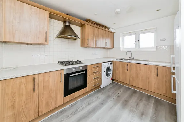 Rathlin Road, Crawley, photo 1