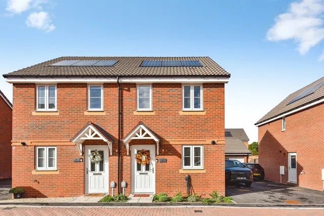 Mercury Way, Warminster, BA12, photo 1