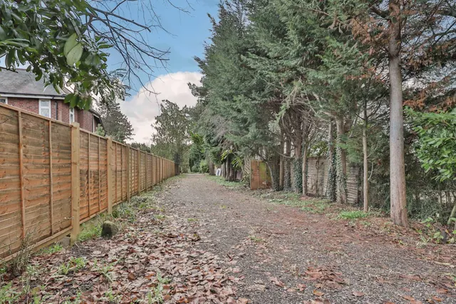 West Ella Road, Kirk Ella, HU10, photo 2