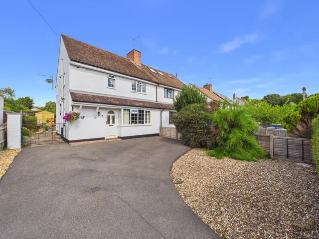 Bernards Way, Flackwell Heath, HP10, photo 1