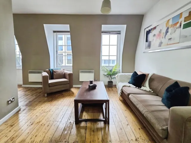 Central Road, LS1, photo 1