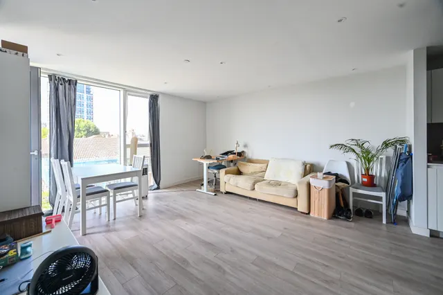 Photo 2 — Flat 34, Theshoreline Building, 42 Newnton Close, London