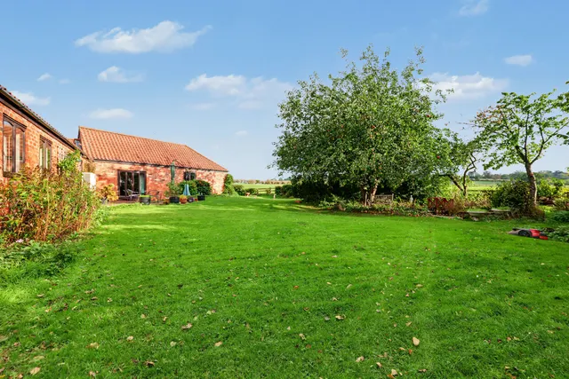 Sutton Lane, Dingley, LE16, photo 2