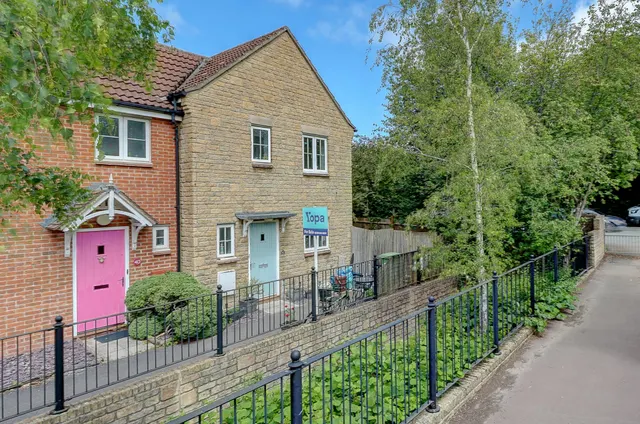 3 bedroom house, Ellworthy Court, Frome, BA11