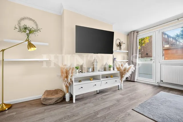 2 bedroom flat, Broad Lane, London, N15