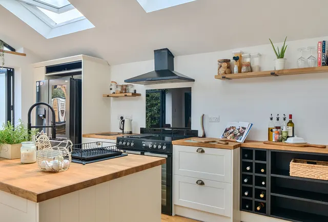 Photo 2 — Carlingford Road, Morden, SM4 4NY