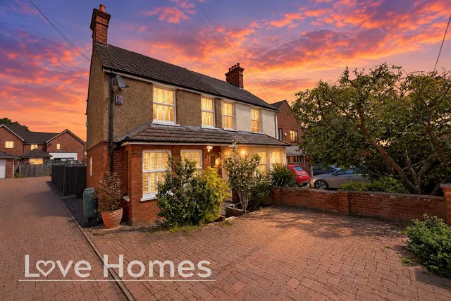 Kings Road, Flitwick, photo 1