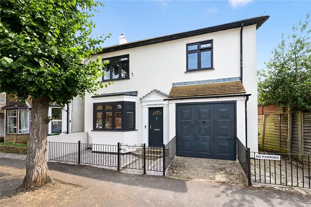 Guildford Street, Staines, TW18, photo 1