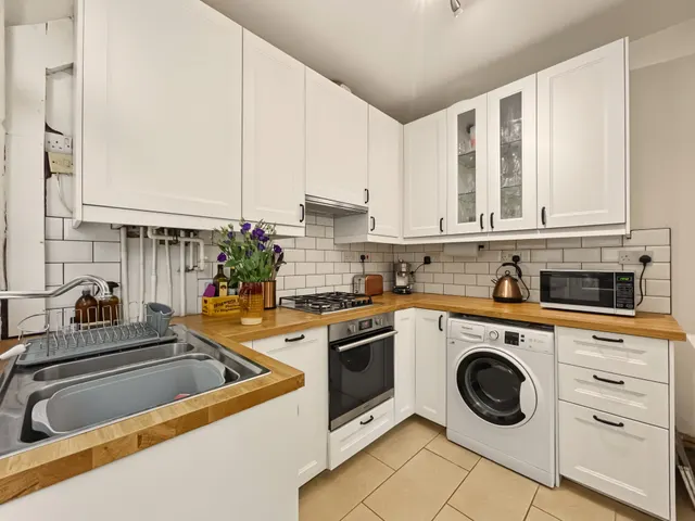 Heaton Street, Prestwich, M25, photo 3