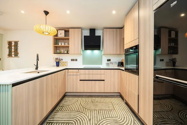 Beaumont Road, W4, photo 3