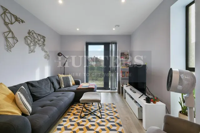 London Road, Hounslow, photo 1