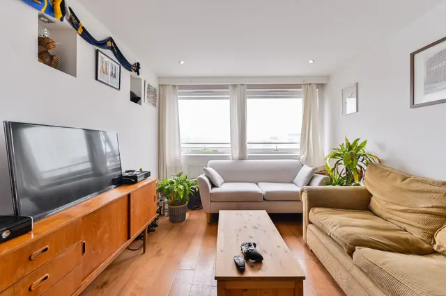 103 Park South, Austin Road, London, photo 1