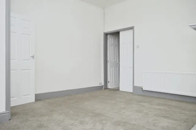 Stockfield Road, Chadderton, OL9, photo 3