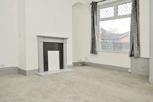 Stockfield Road, Chadderton, OL9, photo 2