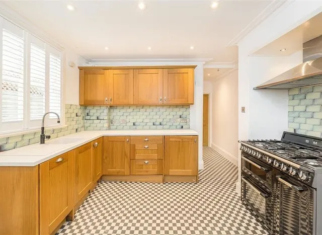 Photo 3 — Hambalt Road, Clapham, SW4