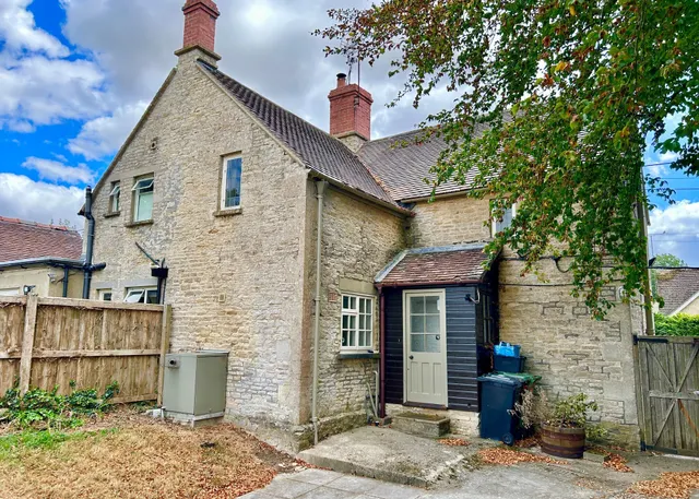 Photo 3 — Coates, Cirencester, GL7