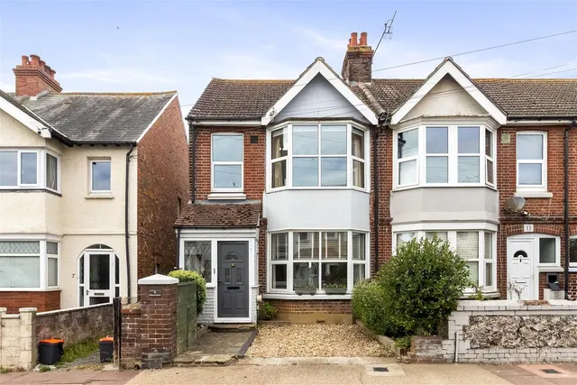 St. Thomas's Road, Worthing, photo 1