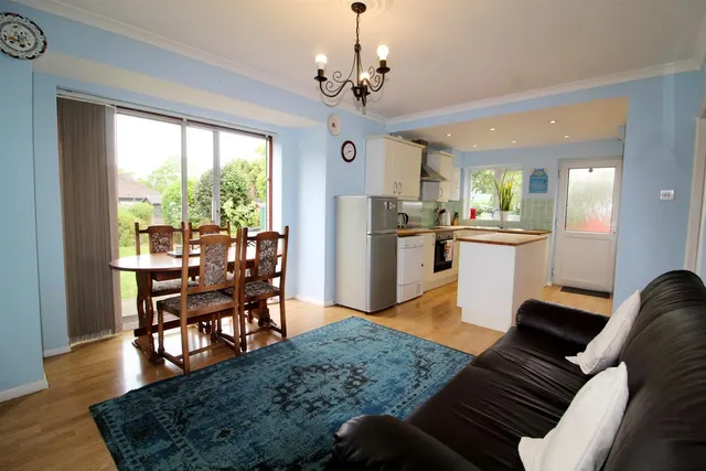 Photo 2 — Dormer Close, Barnet EN5 2QW
