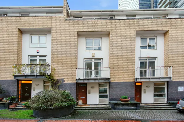 3 Chandlers Mews, London, E14 8LA, photo 1